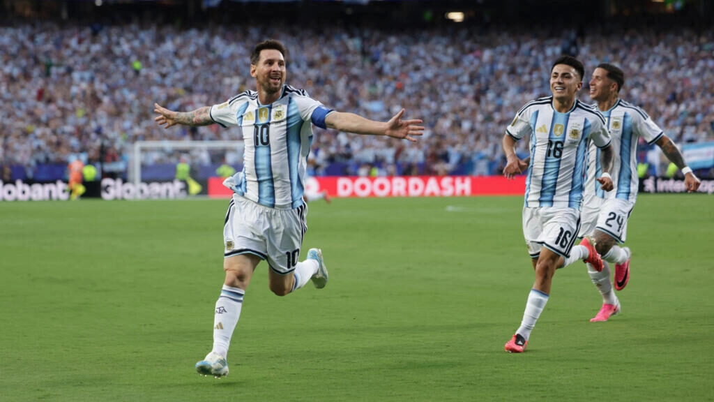 Lionel Messi vừa đón sinh nhật tuổi 39 đầy ý nghĩa sau khi ghi cả 5 bàn thắng cho đội từ đầu giải