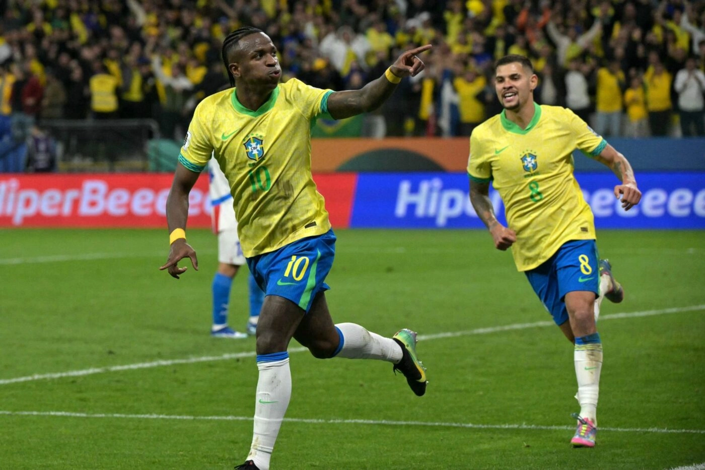 Đội tuyển Brazil cần một chiến thắng đậm để trở lại dẫn đầu bảng đấu