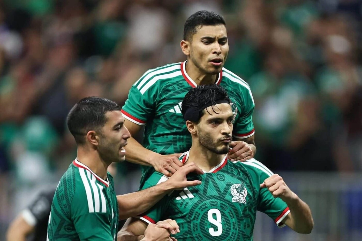 Mexico bất bại trong cả 8 trận World Cup tại đây (thắng 6, hòa 2)
